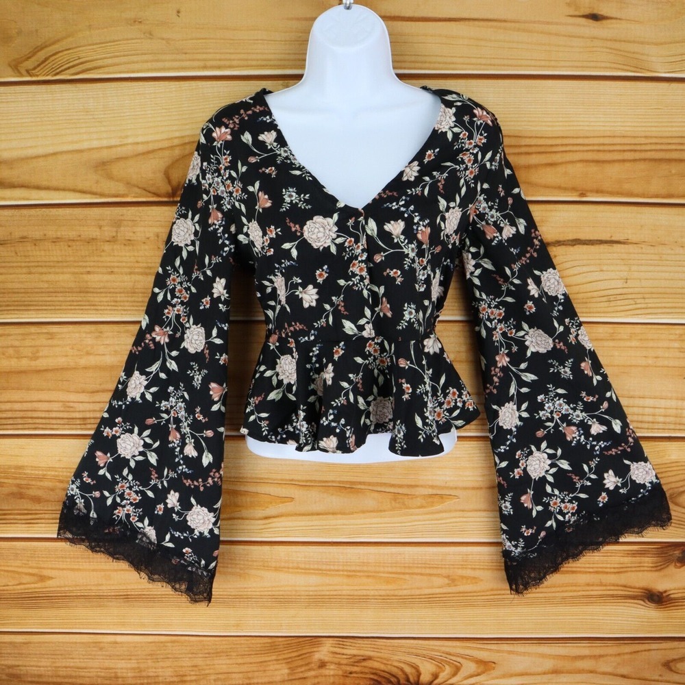 Grade & Gather Cropped Blouse‎ Flared Sleeves Womens S Black Floral Lace Accents